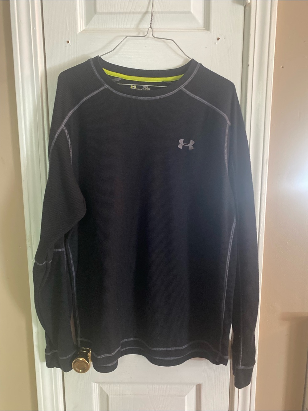 Under Armour Men’s Black Long-Sleeve Crew Performance Tee